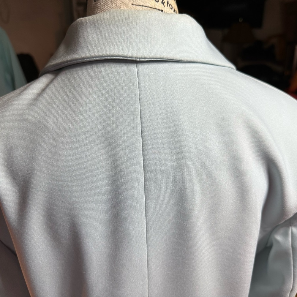 Suit - Picture 3 of 15
